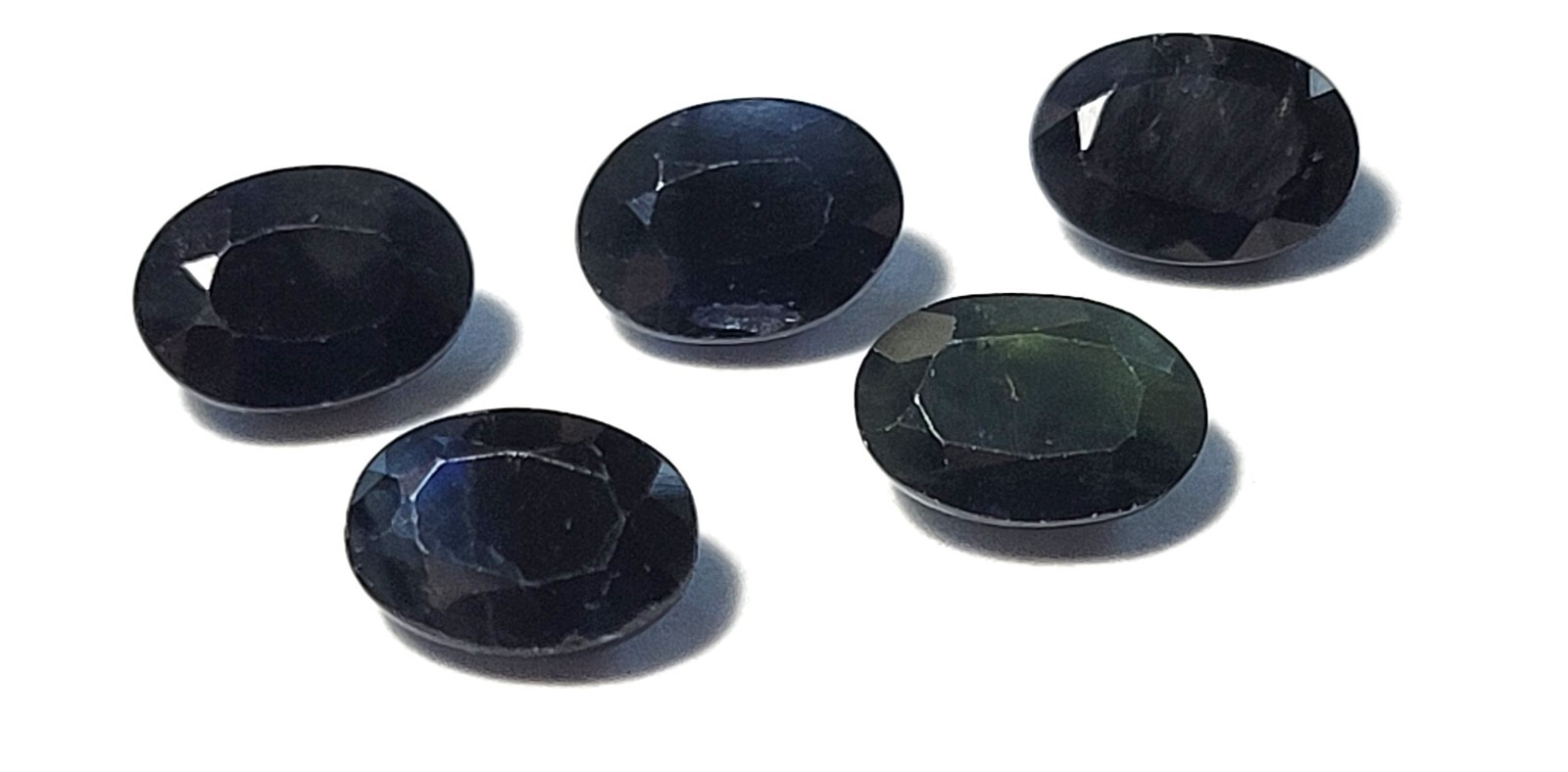 5.40 Carats Blue Sapphire 5 Pieces Oval Shapes 6.9mm x 5mm Unset Gems