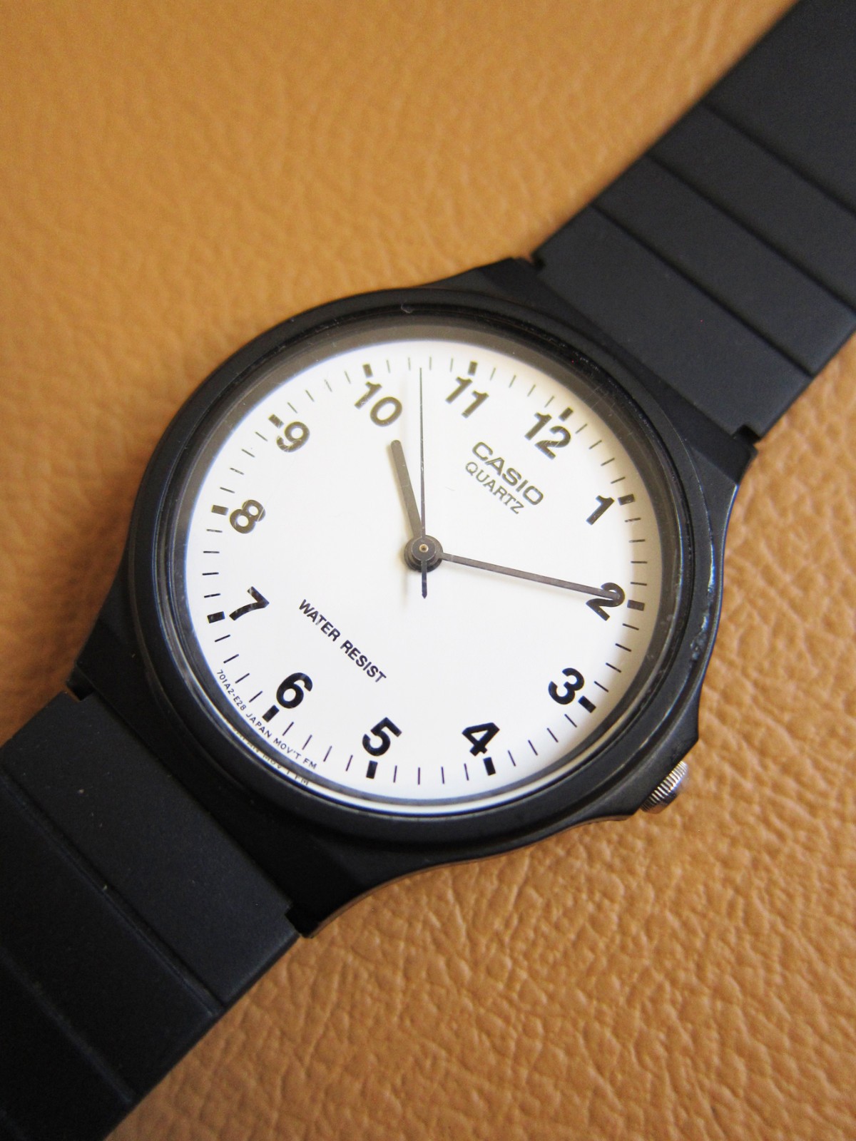 CASIO MQ-24 Unisex Quartz Watch w/ White Dial & Arabic Numerals