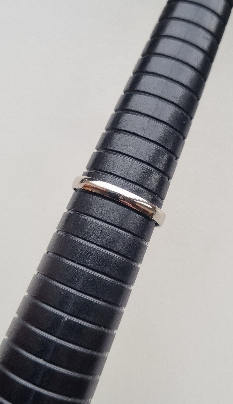 950 Palladium Hallmarked Wedding Band Ring 1.2g T 2.5mm