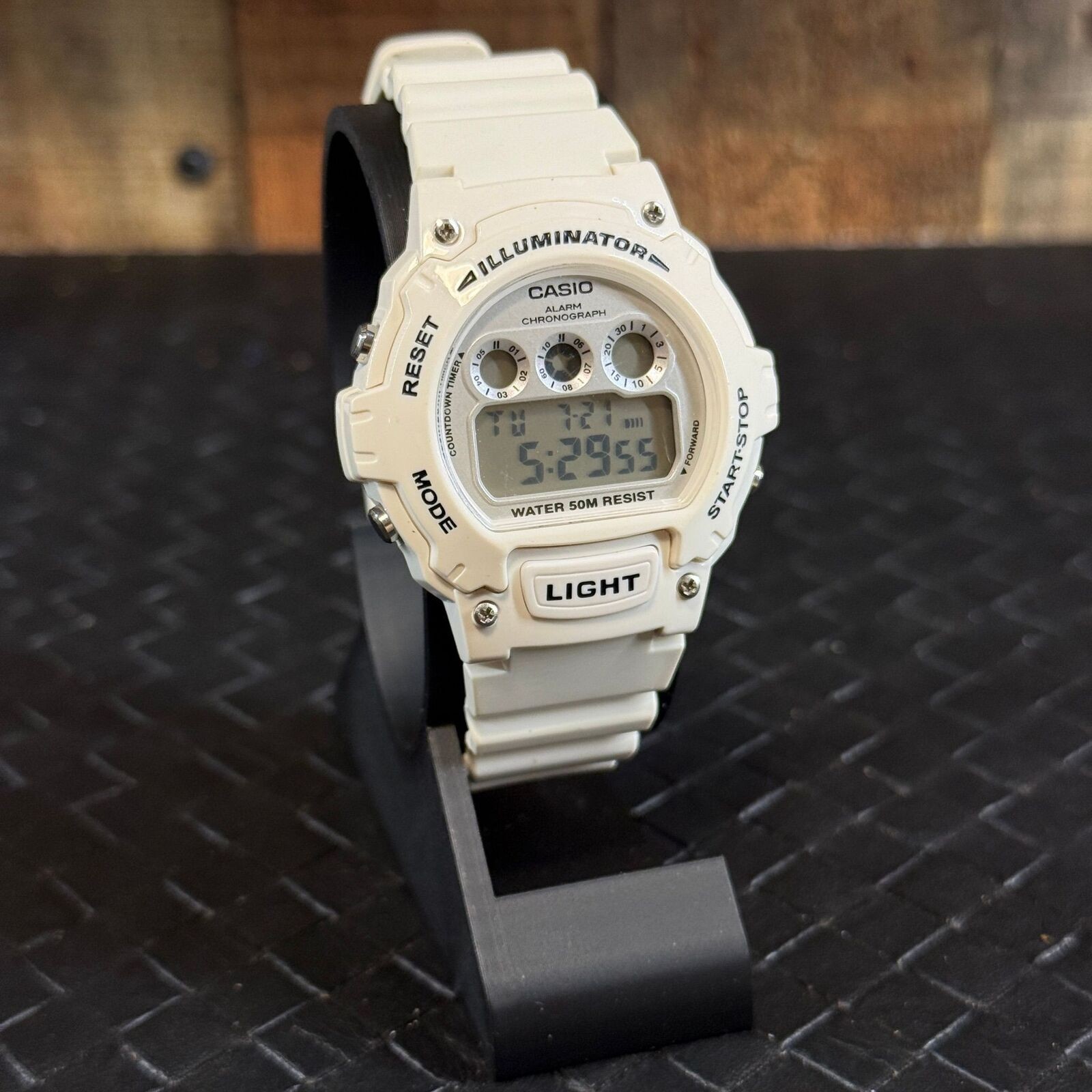 Casio Illuminator W-214HC