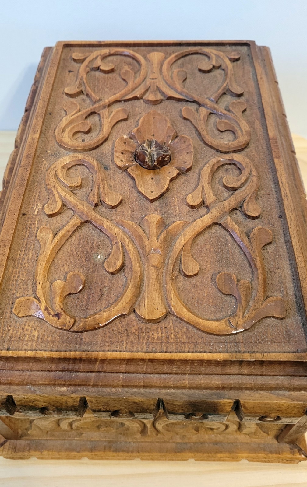 Vintage Hand-Carved Walnut Wooden Treasure Box with Rose Rotation Puzzle Lock