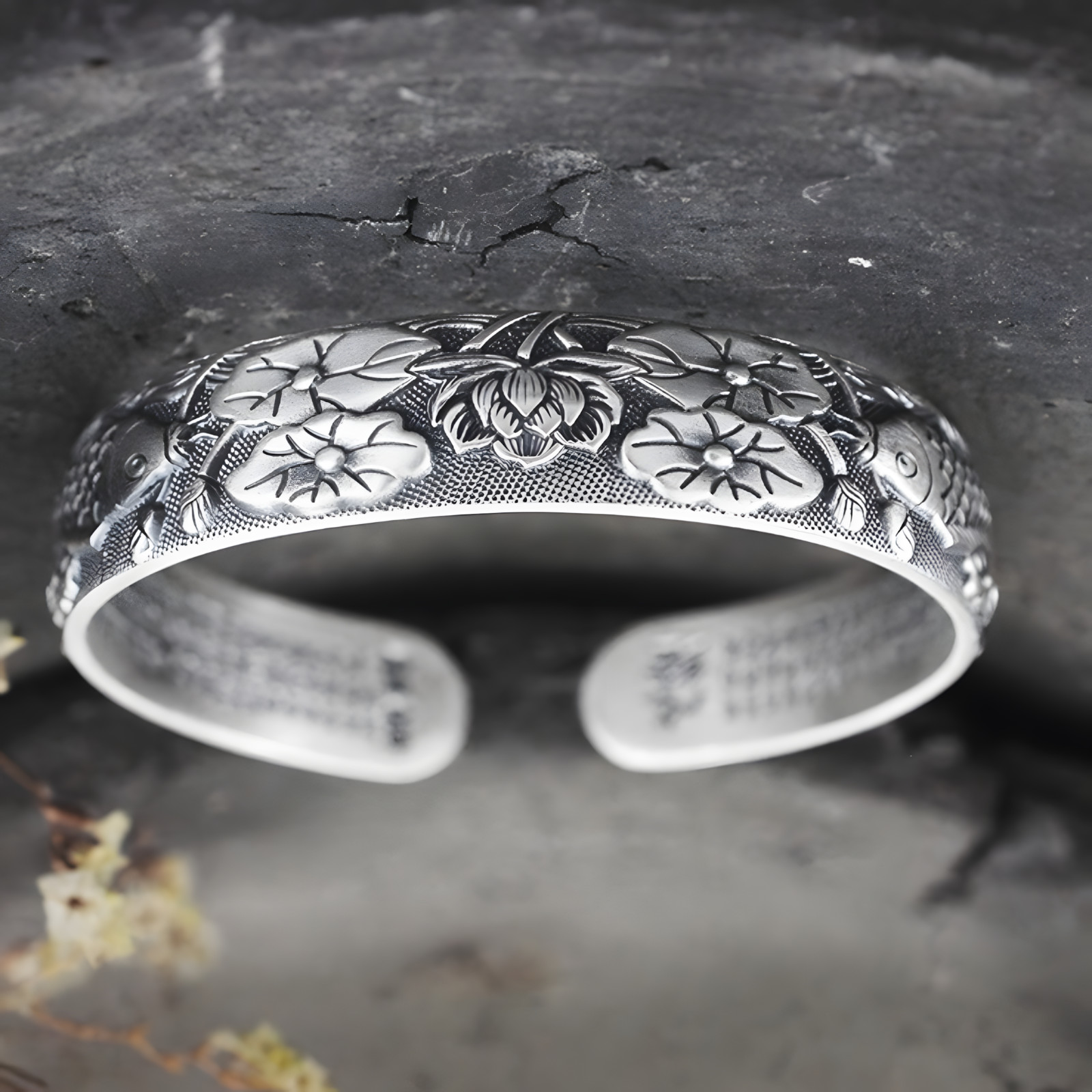 Vintage Lotus & Koi Fish Bracelet – Silver-Plated Zinc Alloy Cuff Bangle 1226