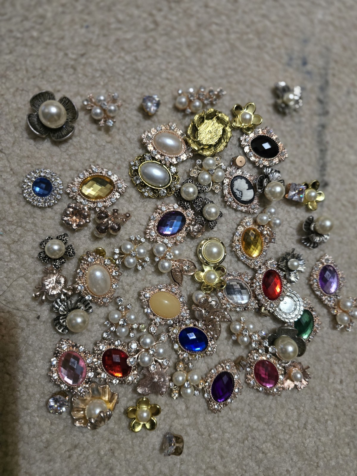 Mixed Lot Multicolor Charms & Findings Metal Glass Faux Pearl Rhinestones