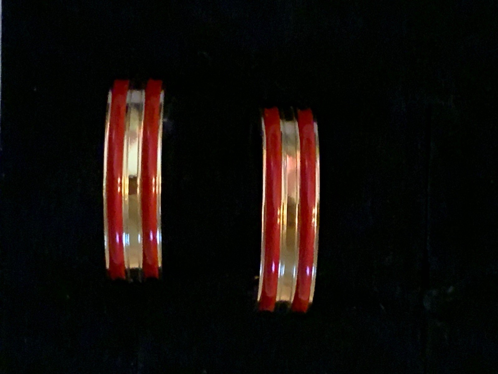 Vintage Gold Filled Hoop Earrings – V.D. Maker’s Mark /Classic Hinged Latch Back