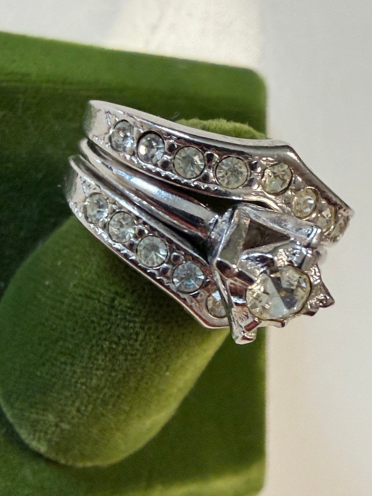 Vintage Simulated White Spinel Stamped 18k HGE Ring Size 7 Engagement Wedding