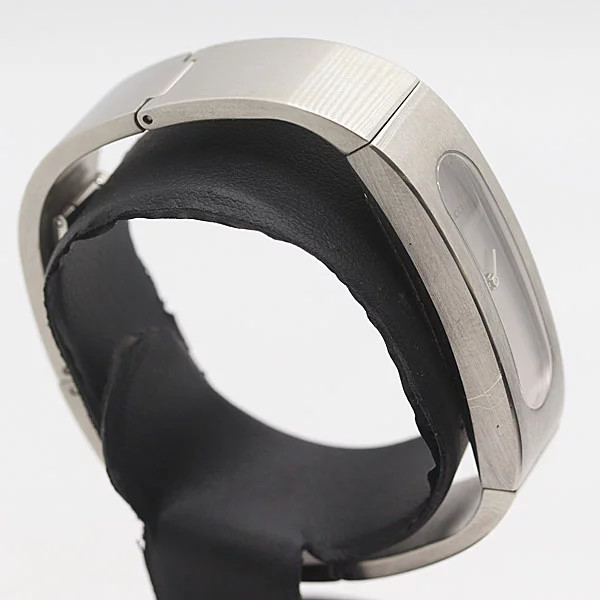 Gucci 2400S 0025991 Quartz Silver Dial Women’s Watch Used