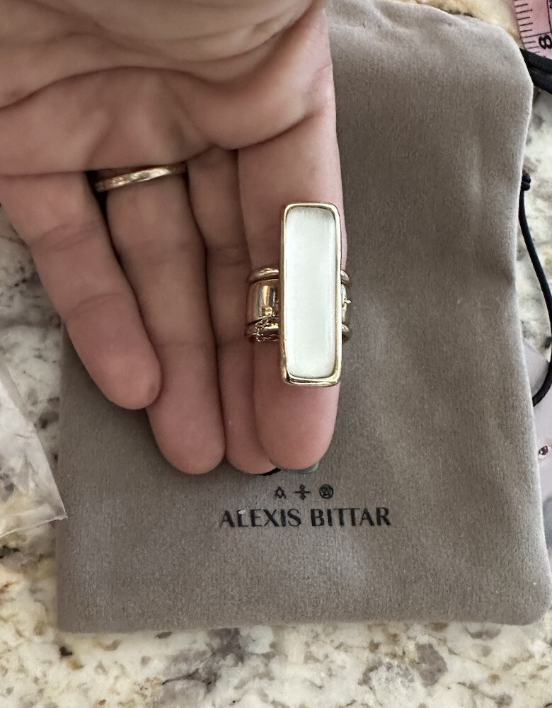 100% Authentic Alexis Bittar Elongated Silver Lucite Double Band Ring Size 7ish