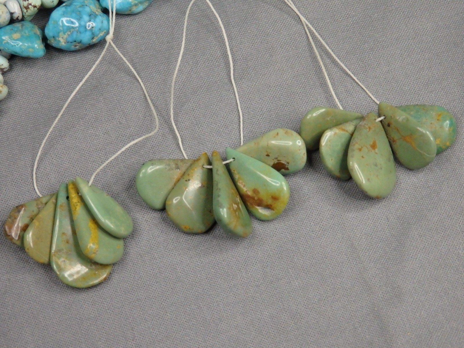 Nevada EMERALD VALLEY TURQUOISE 19-27mm Teardrop Focal Beads 3 Strands 104cts 😍