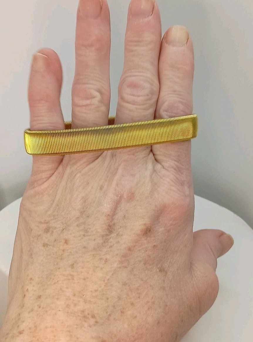 Vintage Omega Chain Bracelet Gold Tone Ribbed Mesh Cobra Arm Band Cuff Holder