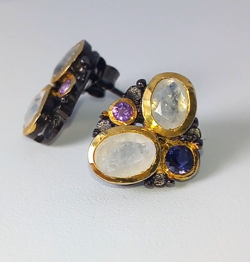 🔥🔥🔥Stunning Moonstone, Amethyst & Lolite Stud Earrings in Silver & Gold
