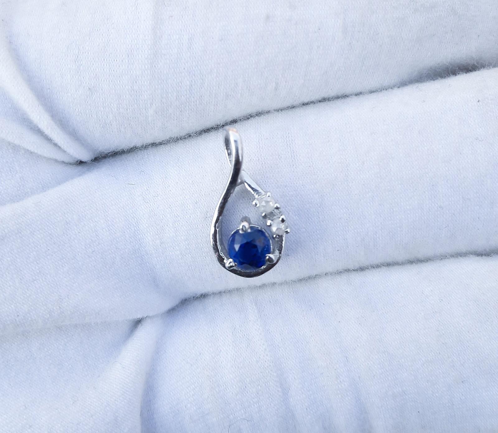 Handmade Sterling Silver Blue Sapphire Pendant: Rose Cut Diamond Jewelry Pendant