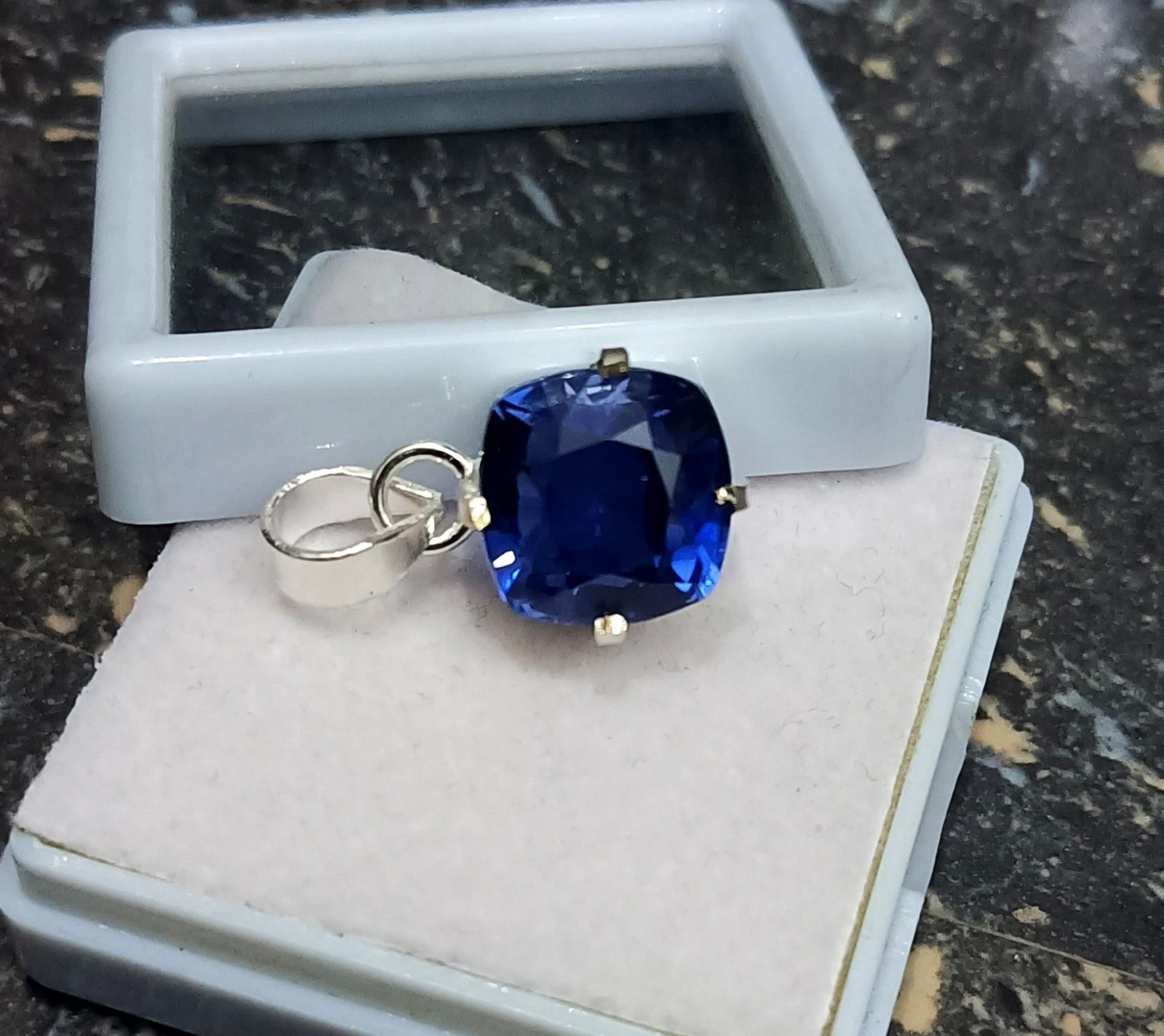 Certified Blue Sapphire 19.00 Ct Sterling Silver Pendant Necklace With Chain