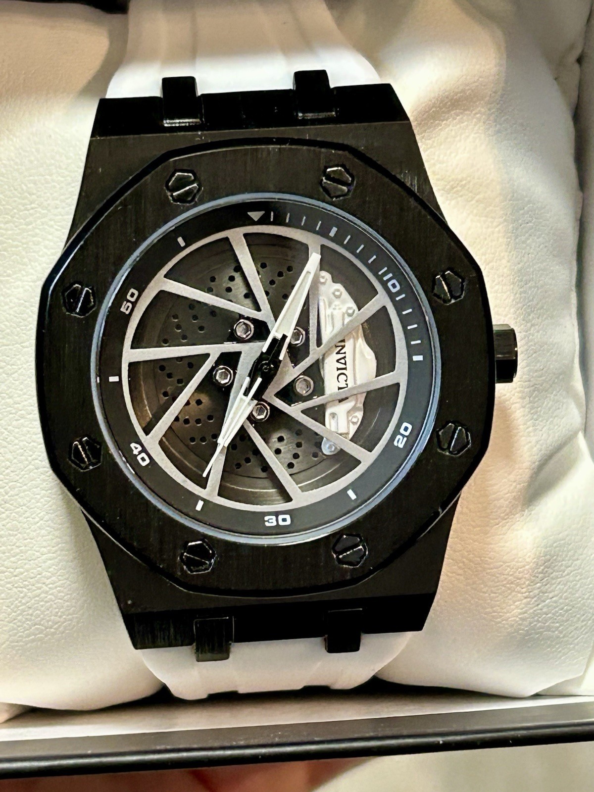 Invicta Speedway Rim, Mechanics, WR 30m, 42mm, New/Box/3yr Wnty, 8” Wrist, 69492