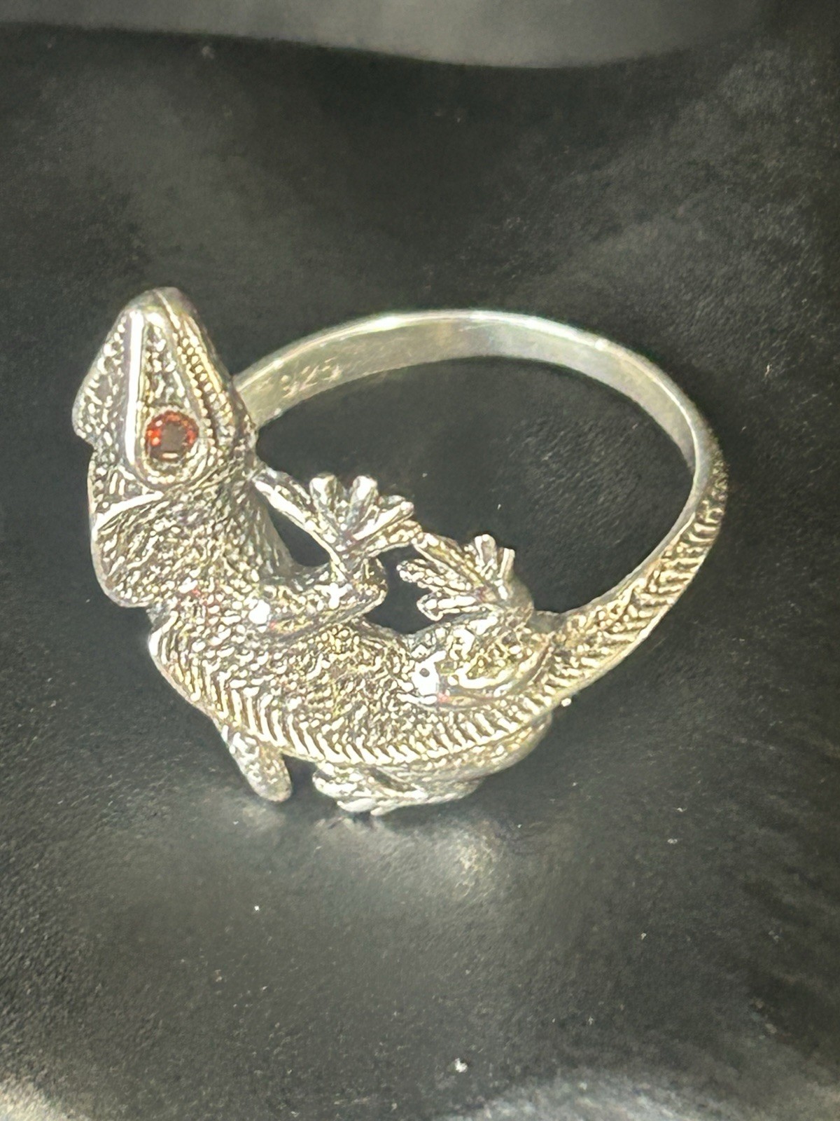 925 Sterling Silver Garnet-Eyed Iguana Ring 5g Sz 10 Detailed Lizard Animal Ring