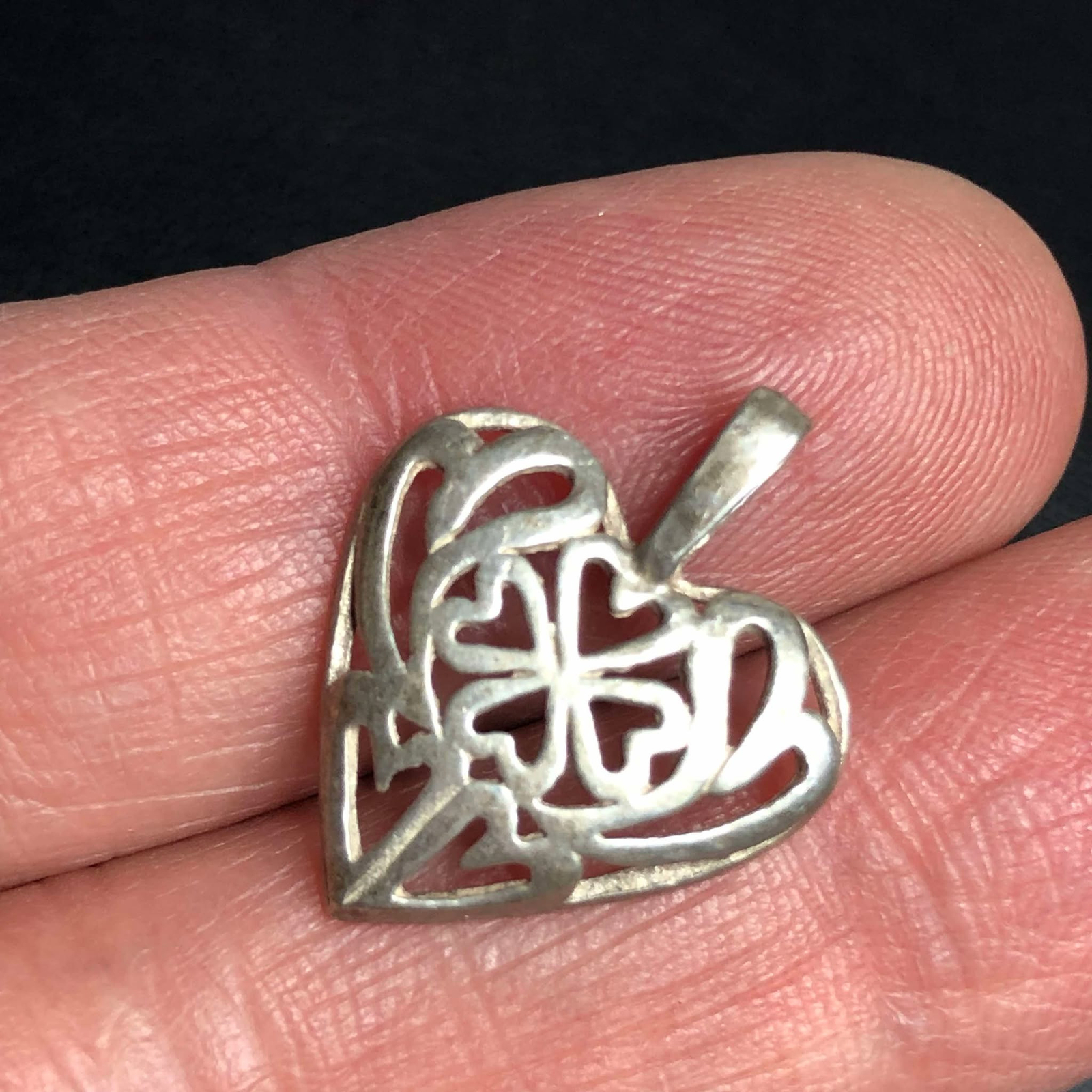 4208 Vintage Sterling Silver 925 Celtic knot shamrock heart Pendant 1.1 gram