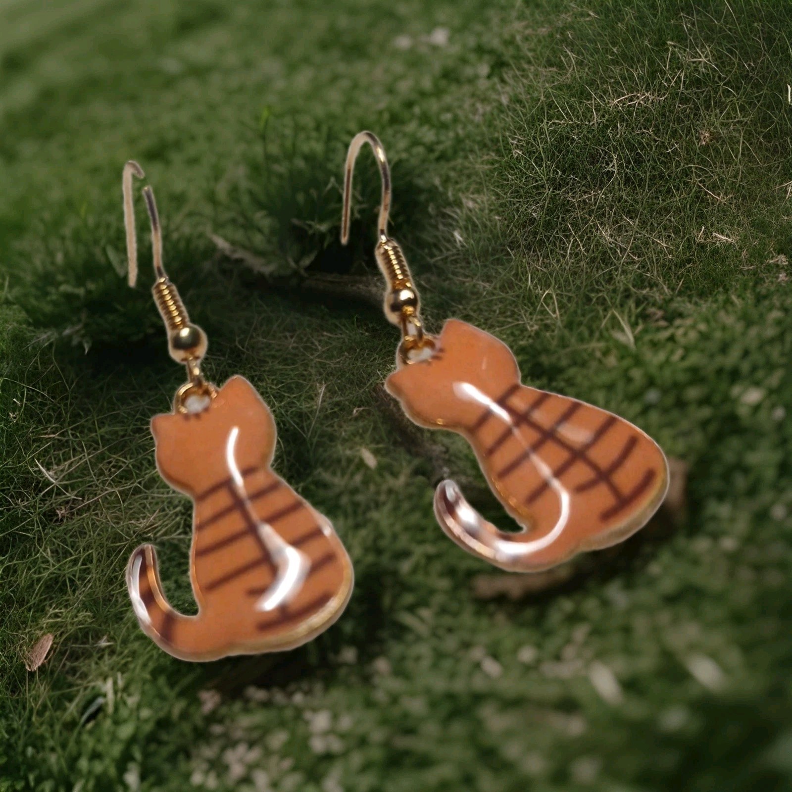 Cute Orange Striped Tabby Cat 1″ Dangle Earrings. Fun For All Ages.