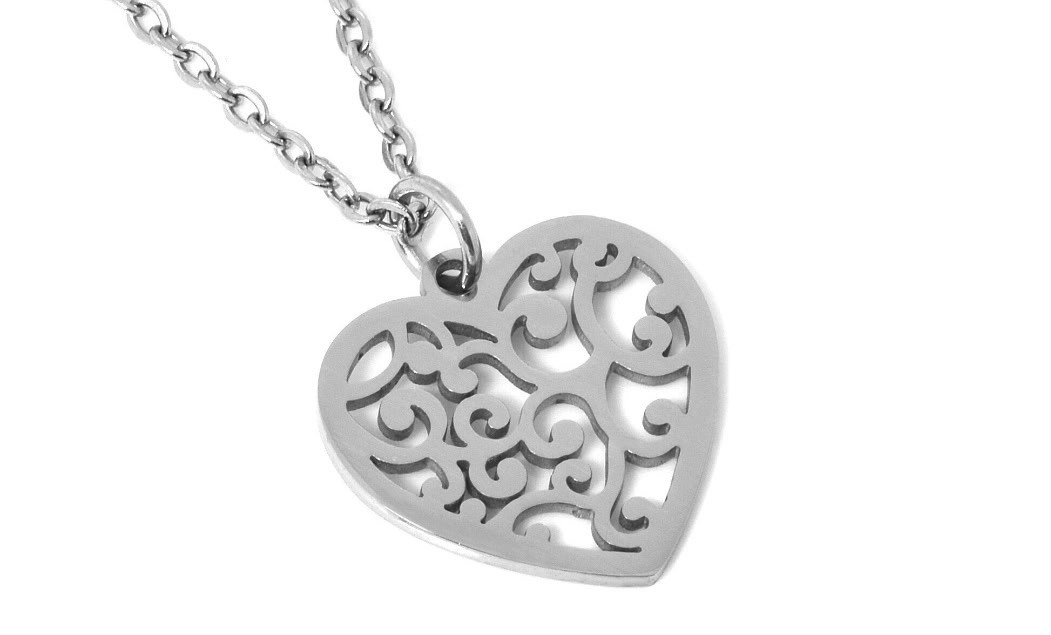 Women’s Non-Tarnish 304 Stainless Steel Filigree Cutout Heart Pendant 17 in