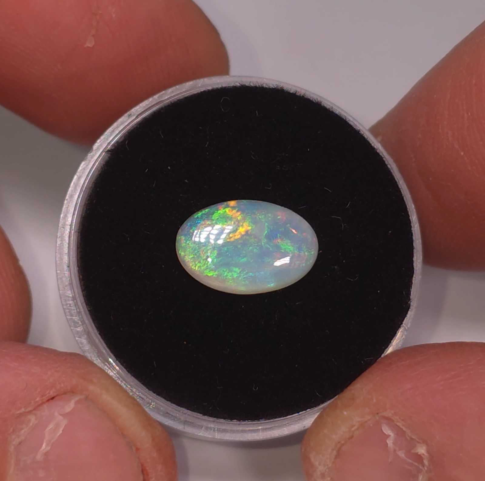 Coober Pedy solid opal. 1.75ct. 11 x 7.5mm Oval. Australian opal.