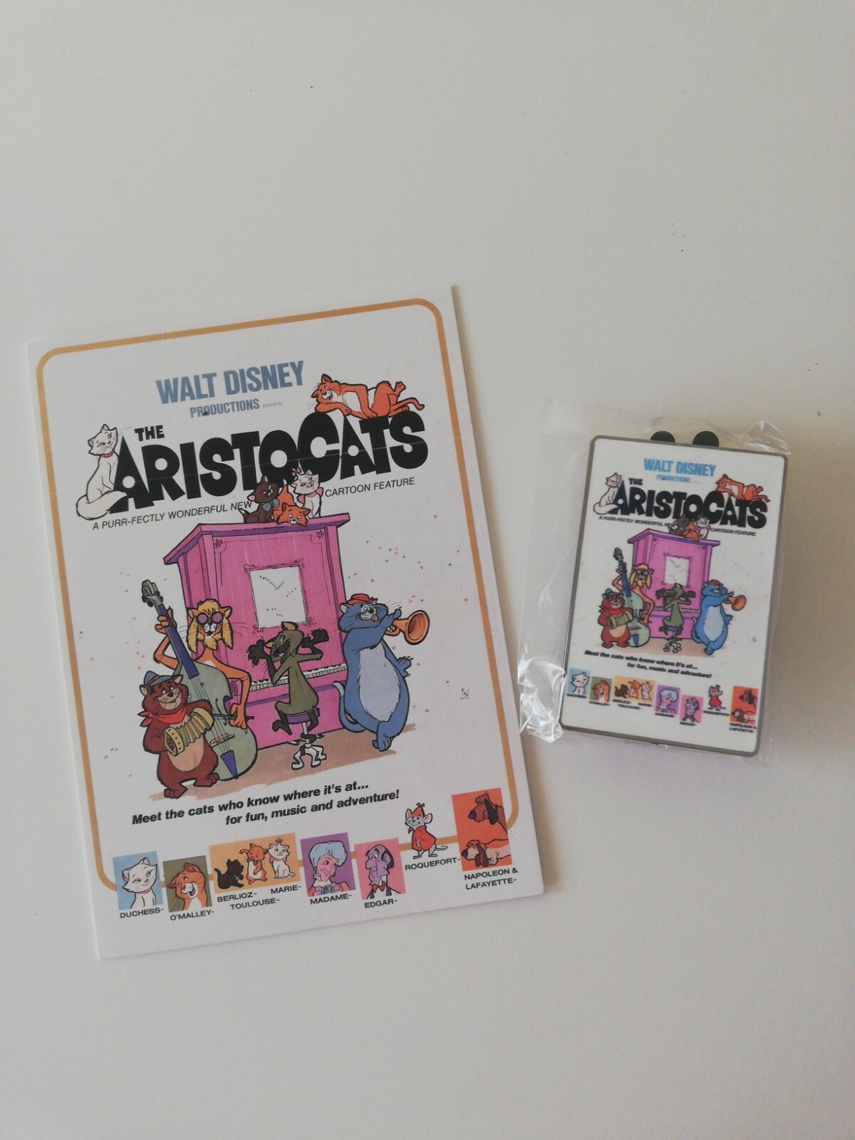 Disney The Aristocats/The Aristocats Brooch Poster With Postcard