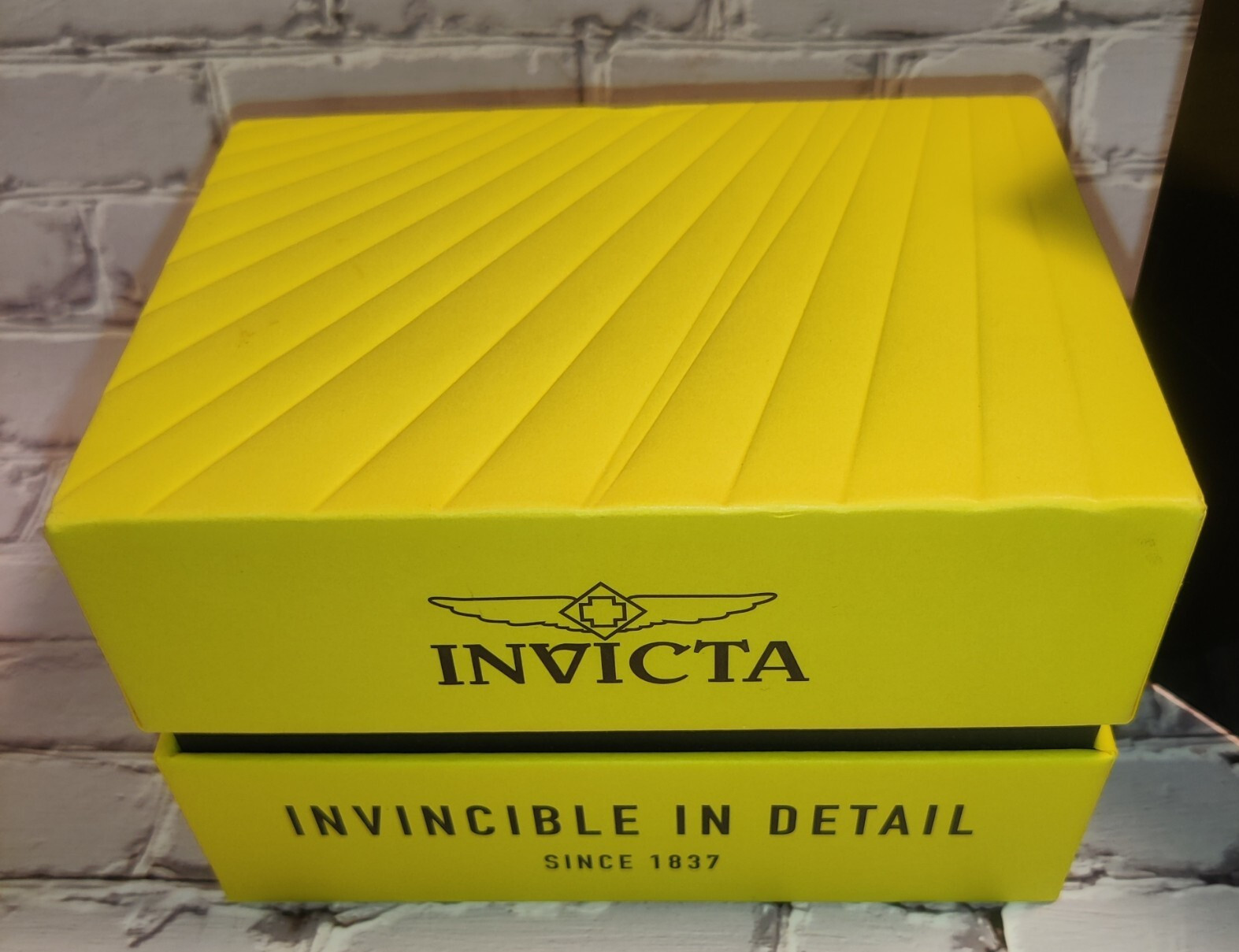 Star Wars, Mandalorian, Watch Model 39762 – Invicta Men’s Watch Quartz-52mm