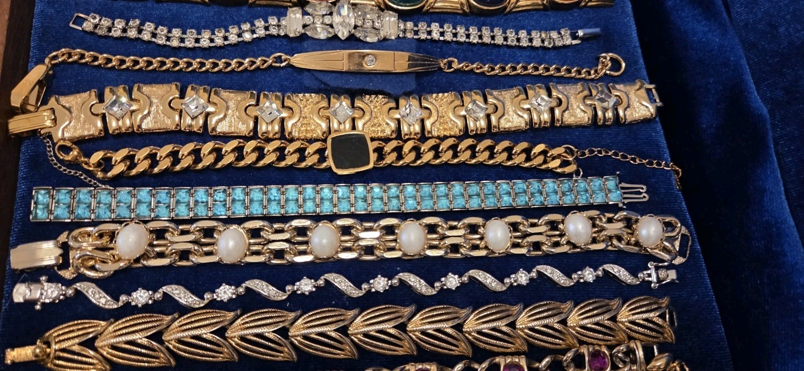 Vintage Mod Bracelet Lot Of 40.dainty.12 Signed Monet Joan Rivers Avon Henri…
