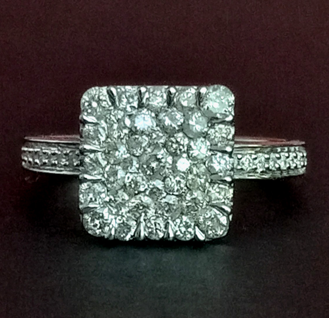 1ct Diamond (H 12) Ring in 10K White Gold Size 7, 3.70g