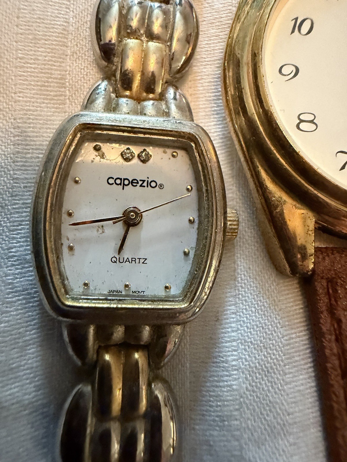 Lot vintage women wristwatches Timex, Citizen, Capezio, and other fashion watch