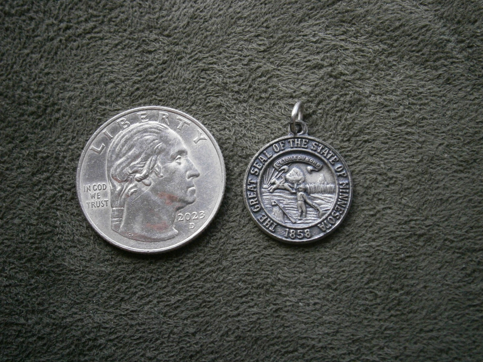 Minnesota State Seal Vintage Sterling Silver Bracelet Charm Pendant 3.0g
