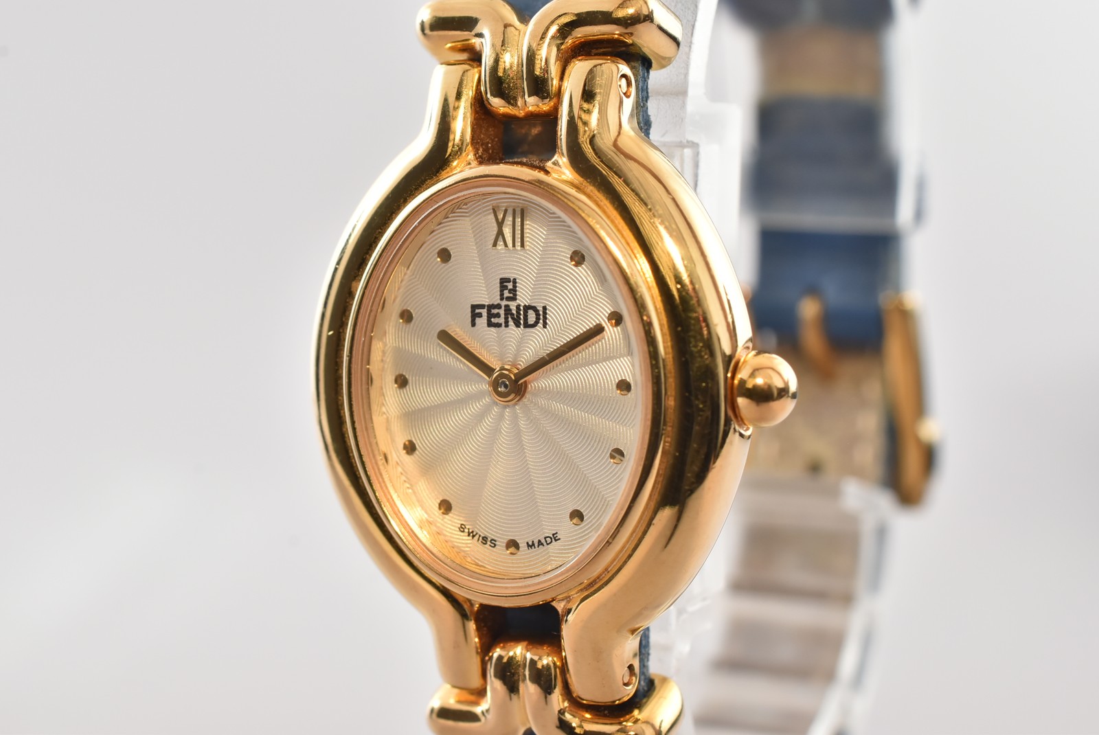 BOX Vintage FENDI Chameleon 640L 5 Change Belts Gold Ladies Qz Watch From JAPAN