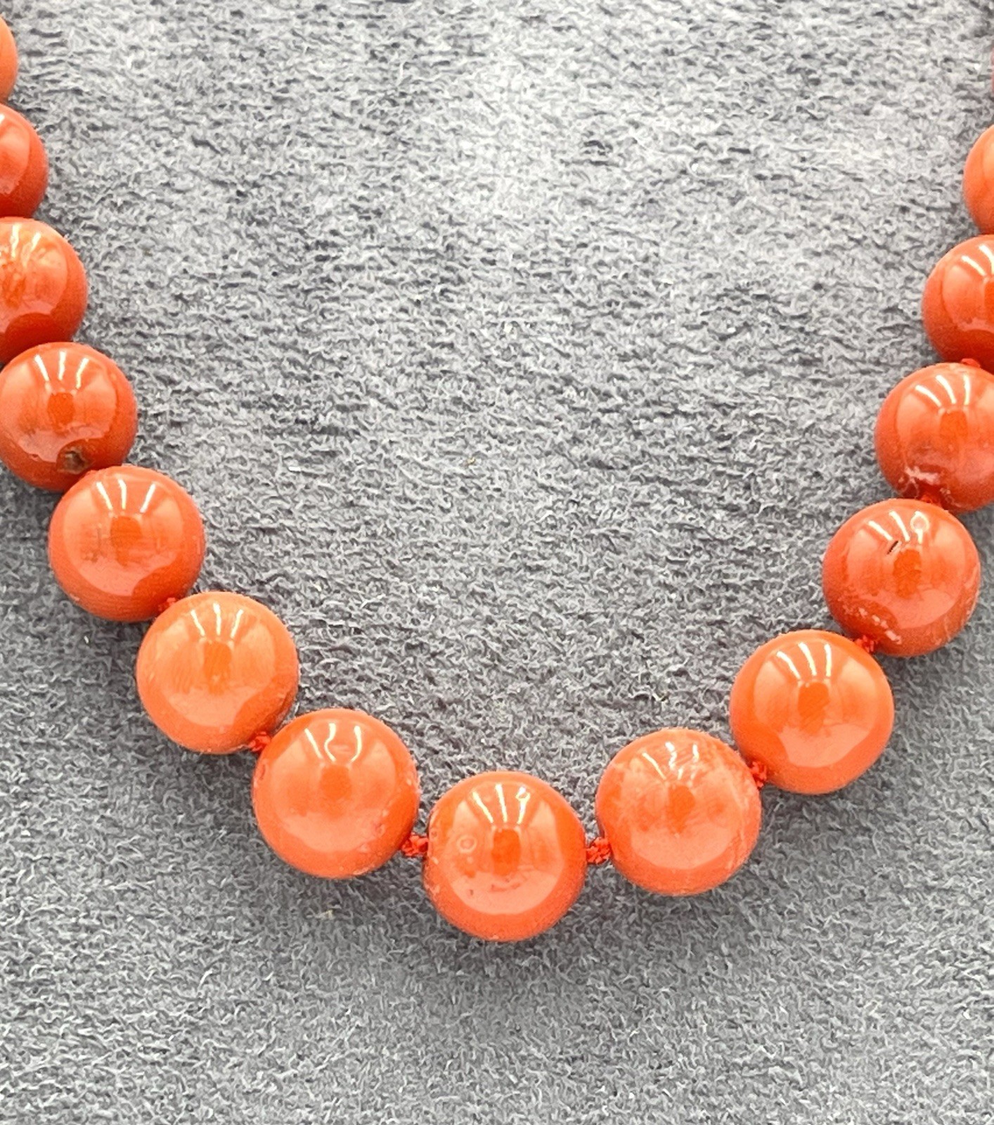 Natural Mediterranean Red Coral Necklace 63cm Balls 7-11mm 18kt Gold Knot
