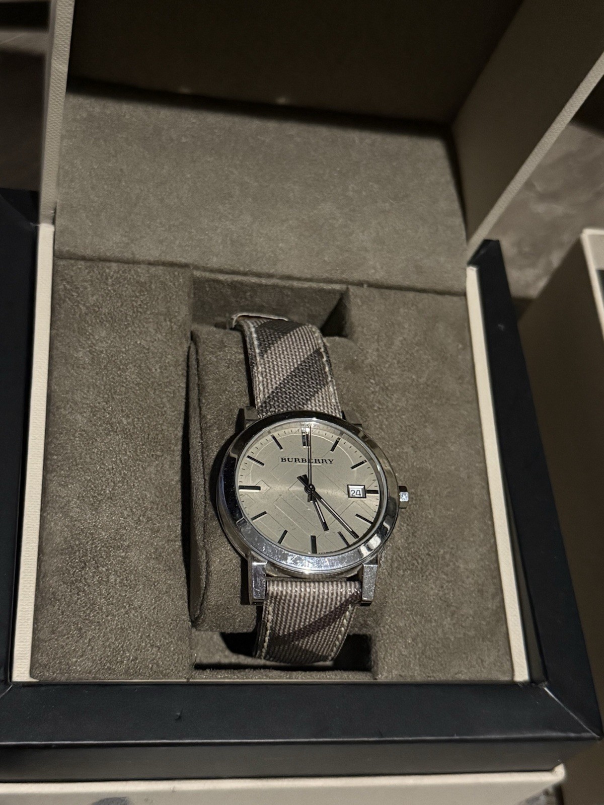 Burberry The City Quartz Silver Dial Gray Fabric Strap Date w/Box