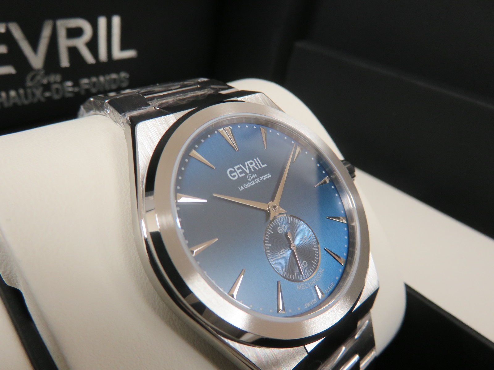 Gevril Men’s 49911B Montauk Sub Dial Swiss Made ETA 7001 SS 40mm Watch