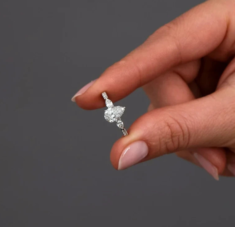 IGI 2.00 Ct Pear Cut EF-VS1 Lab Grown Diamond Three Stone Ring 14K White Gold