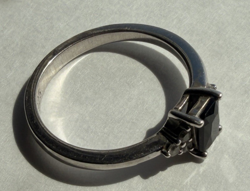 925 Sterling Silver Band Ring Black Stone Prong Set 925 stamp size ~7