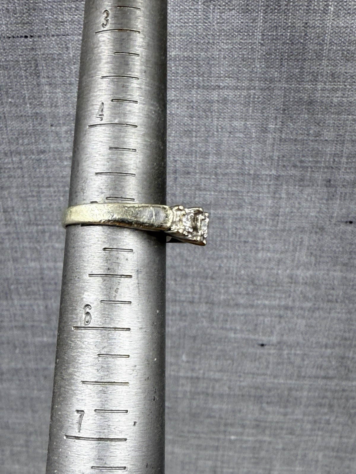 10K White Gold 0.25 ctw Three Diamond Ring Size 5 (3.2 Grams)