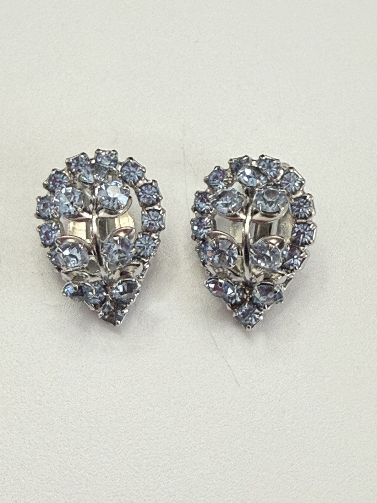 1950s Teardrop Shaped Blue Rhinestone Clip Earrings