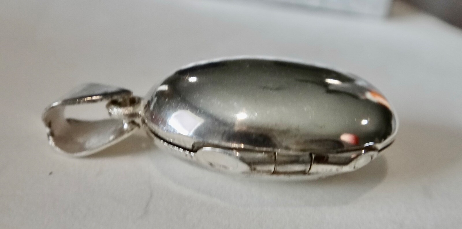Sterling Silver 30x15mm 4 gram Plain Bubble Oval 2 Picture Photo Locket Charm!