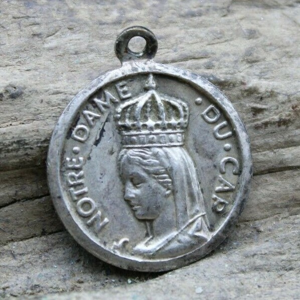NOTRE DAME DU CAP 925 STERLING FRANCE CHARM 19.2mm DIAMETER (D3B2)