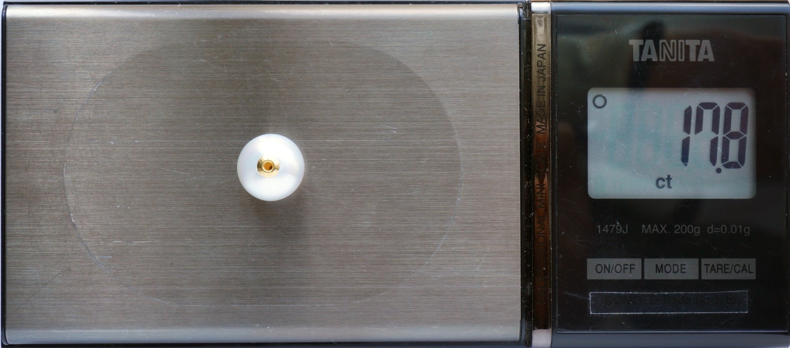 Big 13.7mm Round White South Sea Loose Pearl, Full-Drilled, 18K Yellow Gold