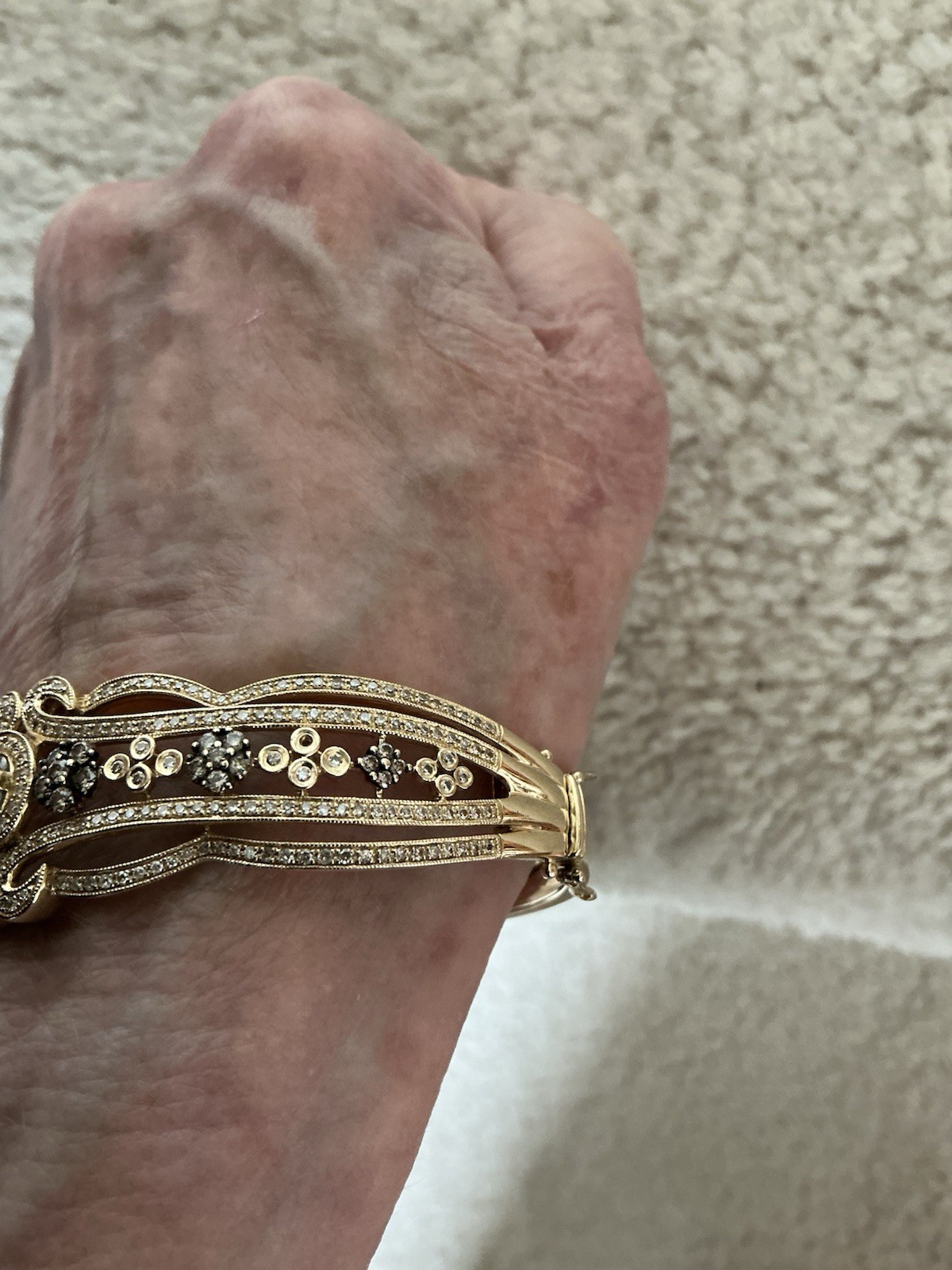 BEAUTIFUL VINTAGE EFFY BRAND ESPRESSO 14K GOLD WHITE DIAMOND BANGLE BRACELET