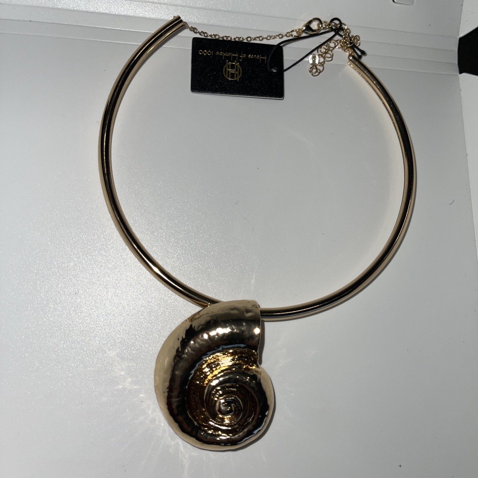 House of Harlow 1960 gold She’ll seashell pendant NEW
