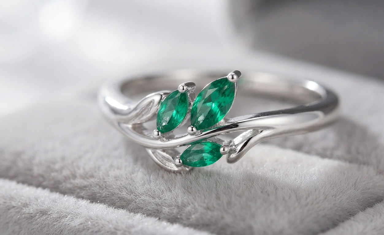 Vintage Ring Marquise Emerald Solitaire Band ,Lab Cerated