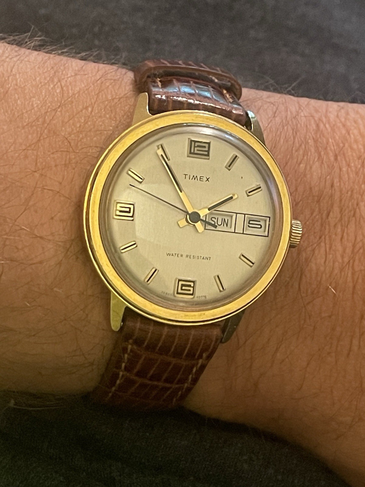 Vintage Timex Day Date Mens Retro Dress Watch Gold Tone Silver Sunburst Dial