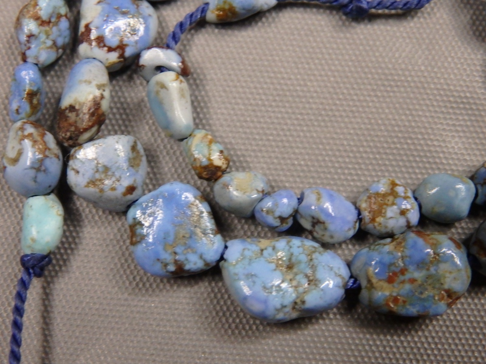 Natural GOLDEN HILLS TURQUOISE 4-8mm Pebble & Flat Nuggets 8″ Strand 18cts😍~C~