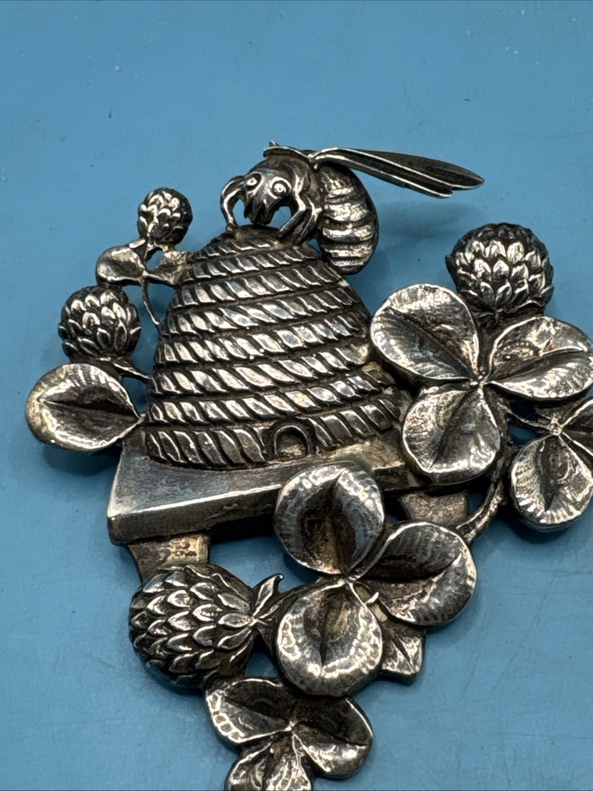 Vintage Guglielmo Cini Sterling Silver Beehive Bee Clover Brooch Pin 2.75″ As-is