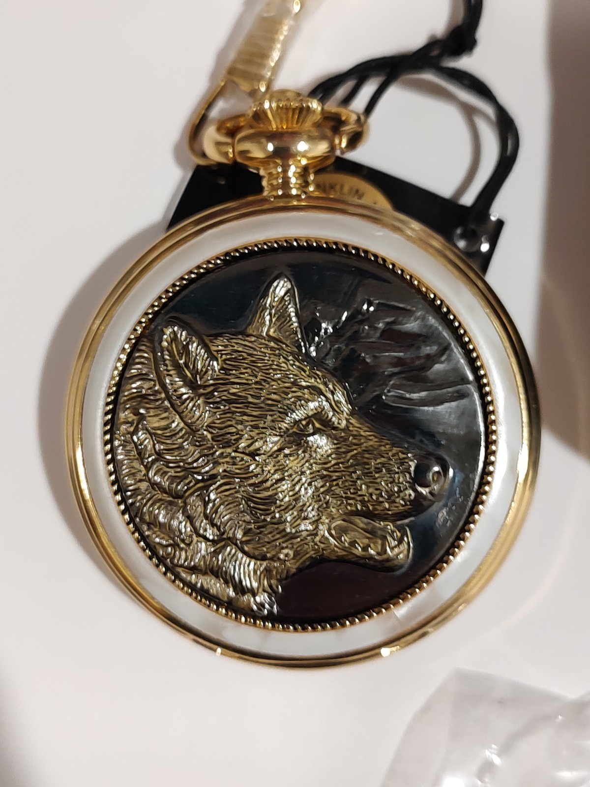 Vintage Franklin Mint “Spirit of the Wolf” Pocket Watch with Black Pouch Working