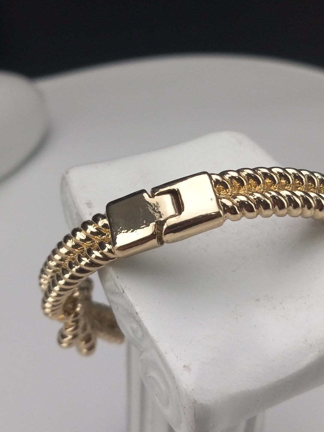 Gold Tone Love Knot Textured Twisted Design Size 7 Push Lock Bracelet