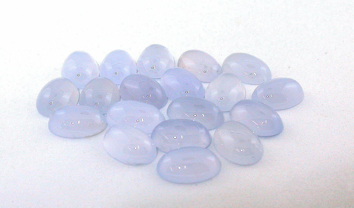 One 14×10 14mm x 10mm Oval Natural Blue Chalcedony Cab Cabochon EBS9133/101423