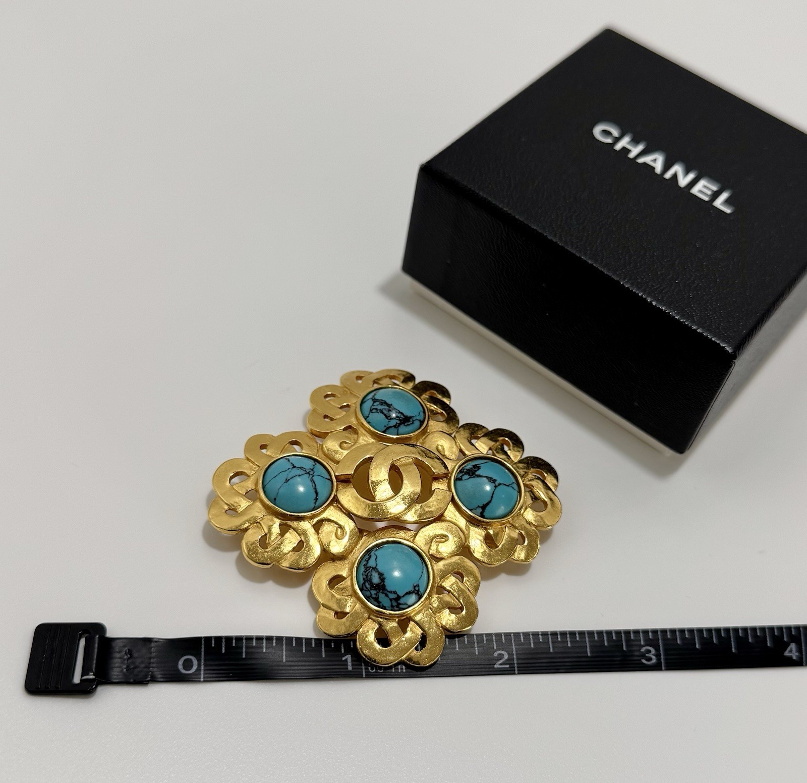 Chanel Turquoise Brooch Gold 97P Hammered Clover 24k Plated CC Vintage Very Rare