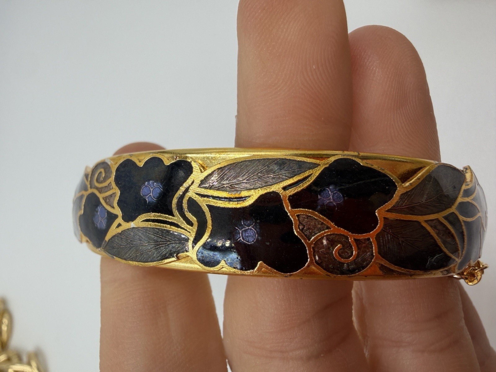 Vintage Bracelet Bangle Enamel Blue Floral Abstract Purple Hinged Push Lock